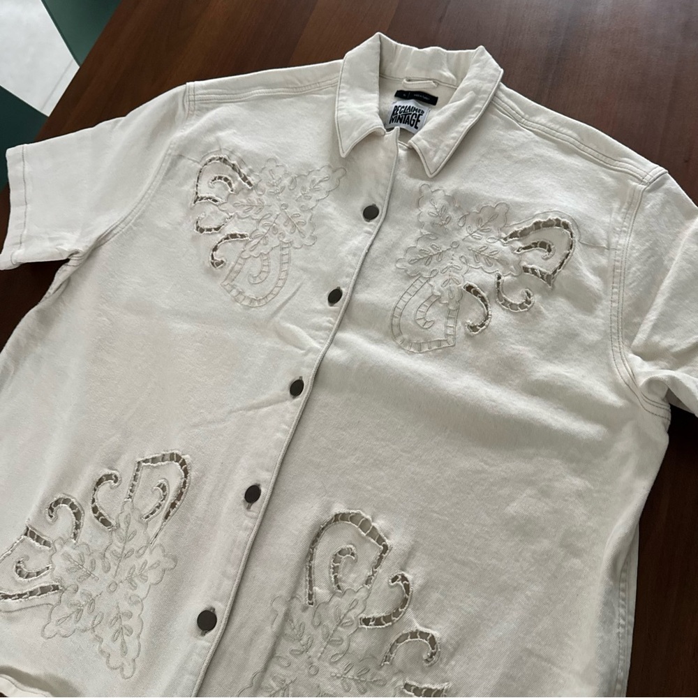 Reclaimed Vintage Cream Denim Short Sleeve Button-Up Shirt with Embroidery - Picture 7 of 15